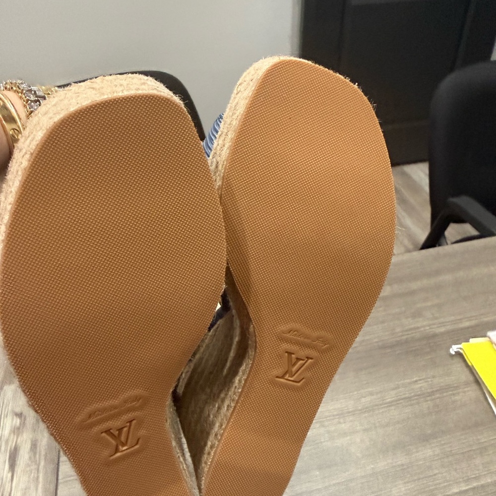 Louis Vuitton LV Isola Wedge Espadrille - Picture 3 of 4